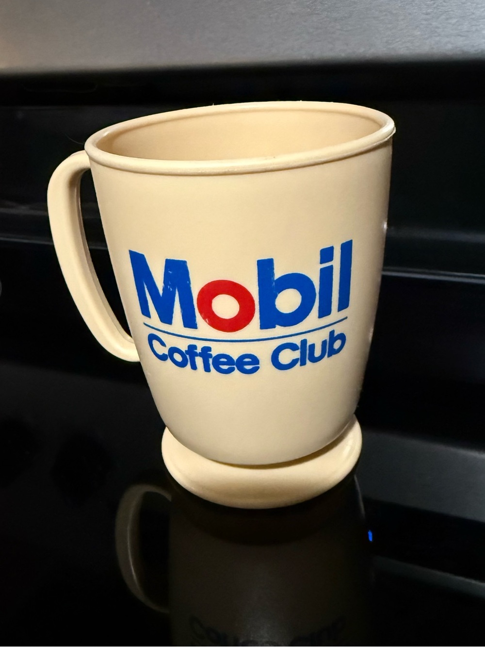 Rare Mobil Coffee Club Travel Mug Vintage Retro Plastic Tan Brown collectible